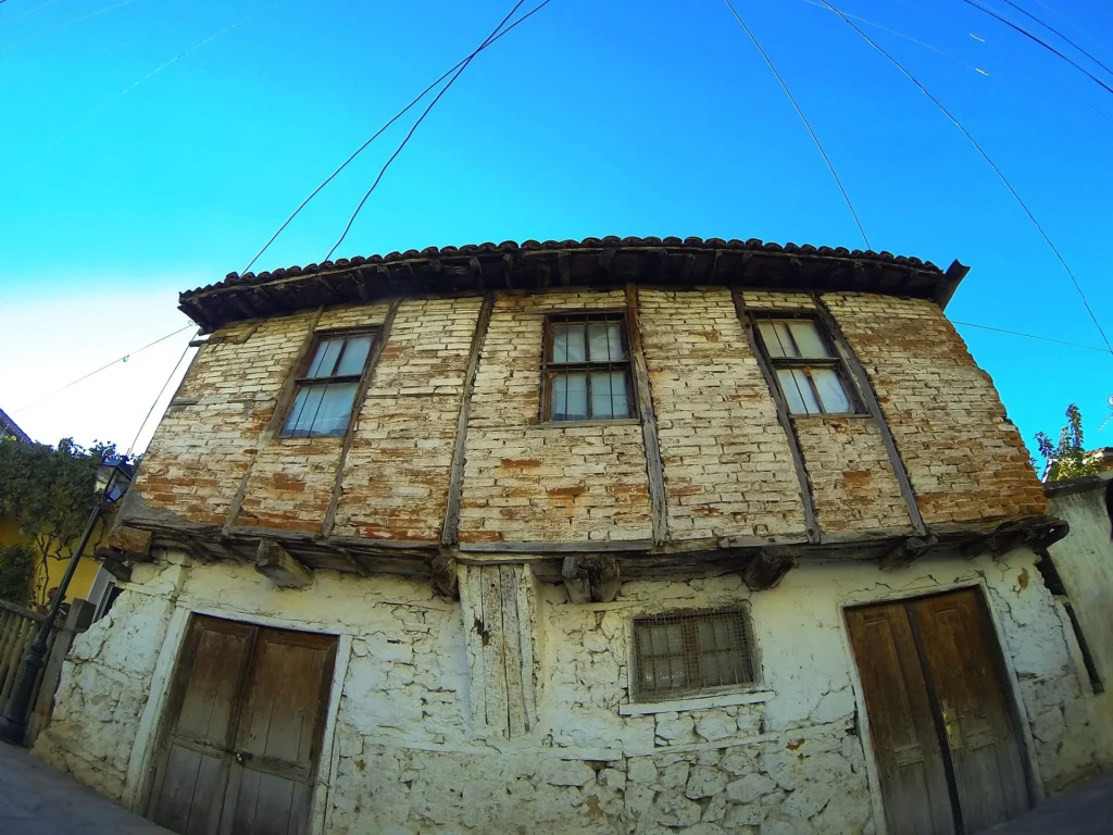 Tushemisht, Albania