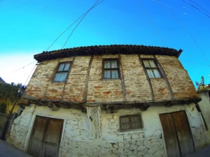 Tushemisht, Albania