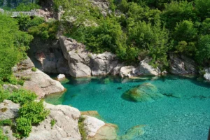 Nderlyse, Albania