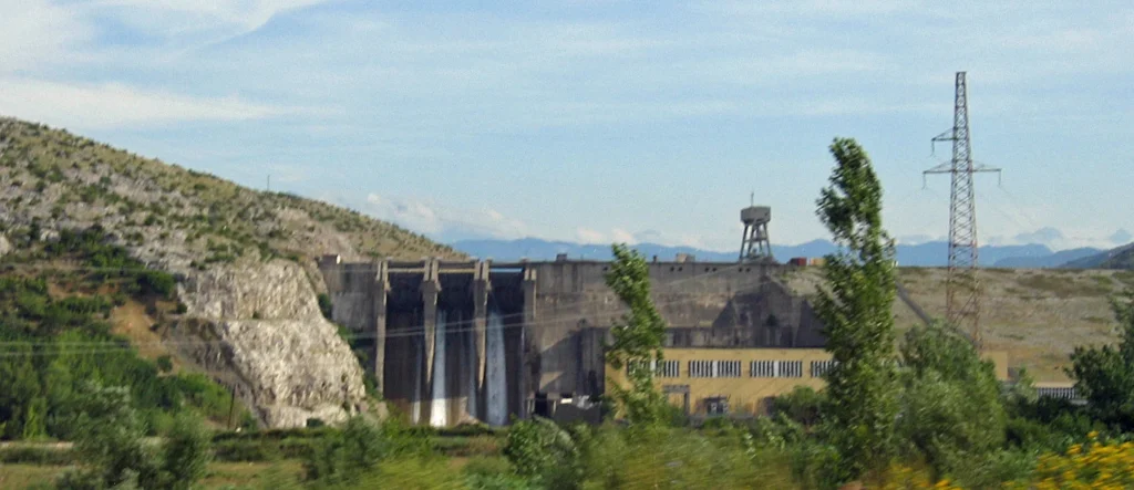 Vau i Dejes, Albania