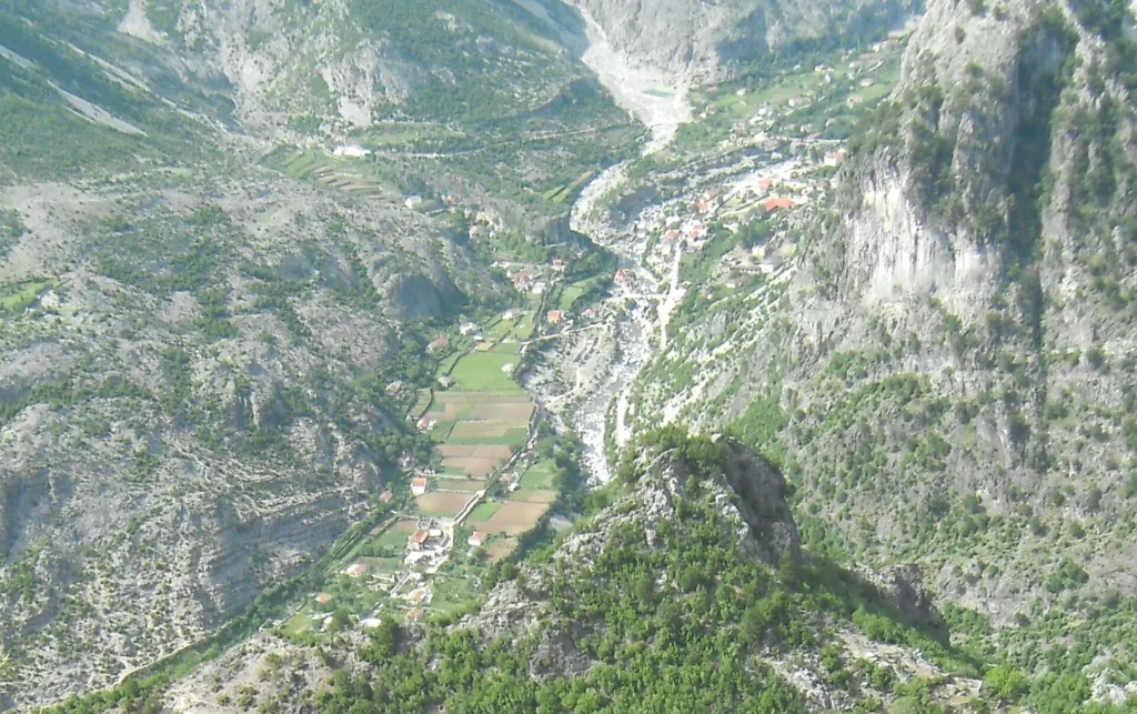 Tamare, Albania