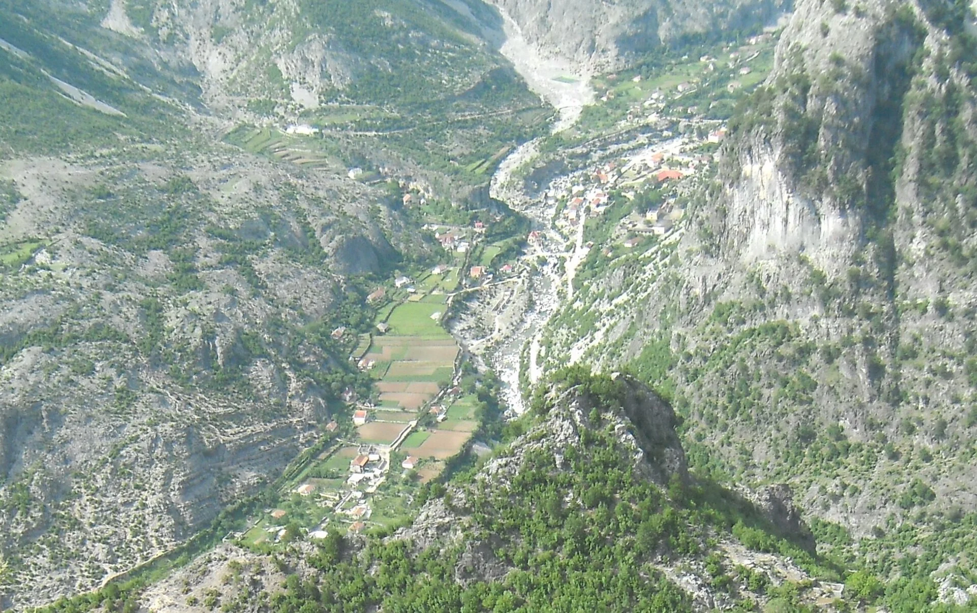 Tamare, Albania