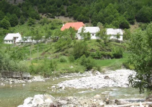 Vermosh, Albania