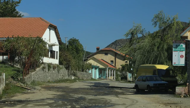 Fushe Arrez, Albania
