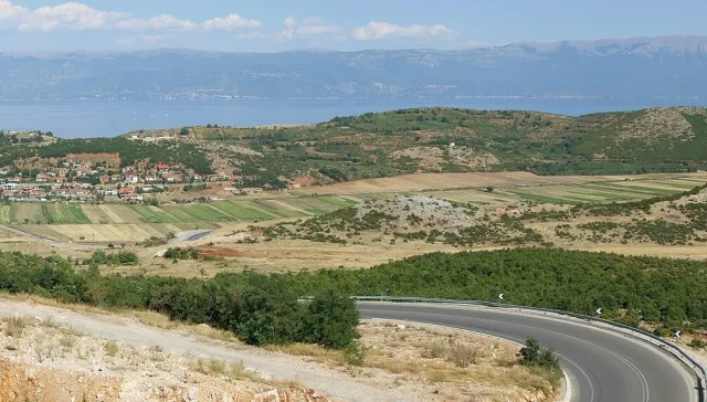 Lin, Albania