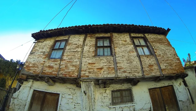 Tushemisht, Albania
